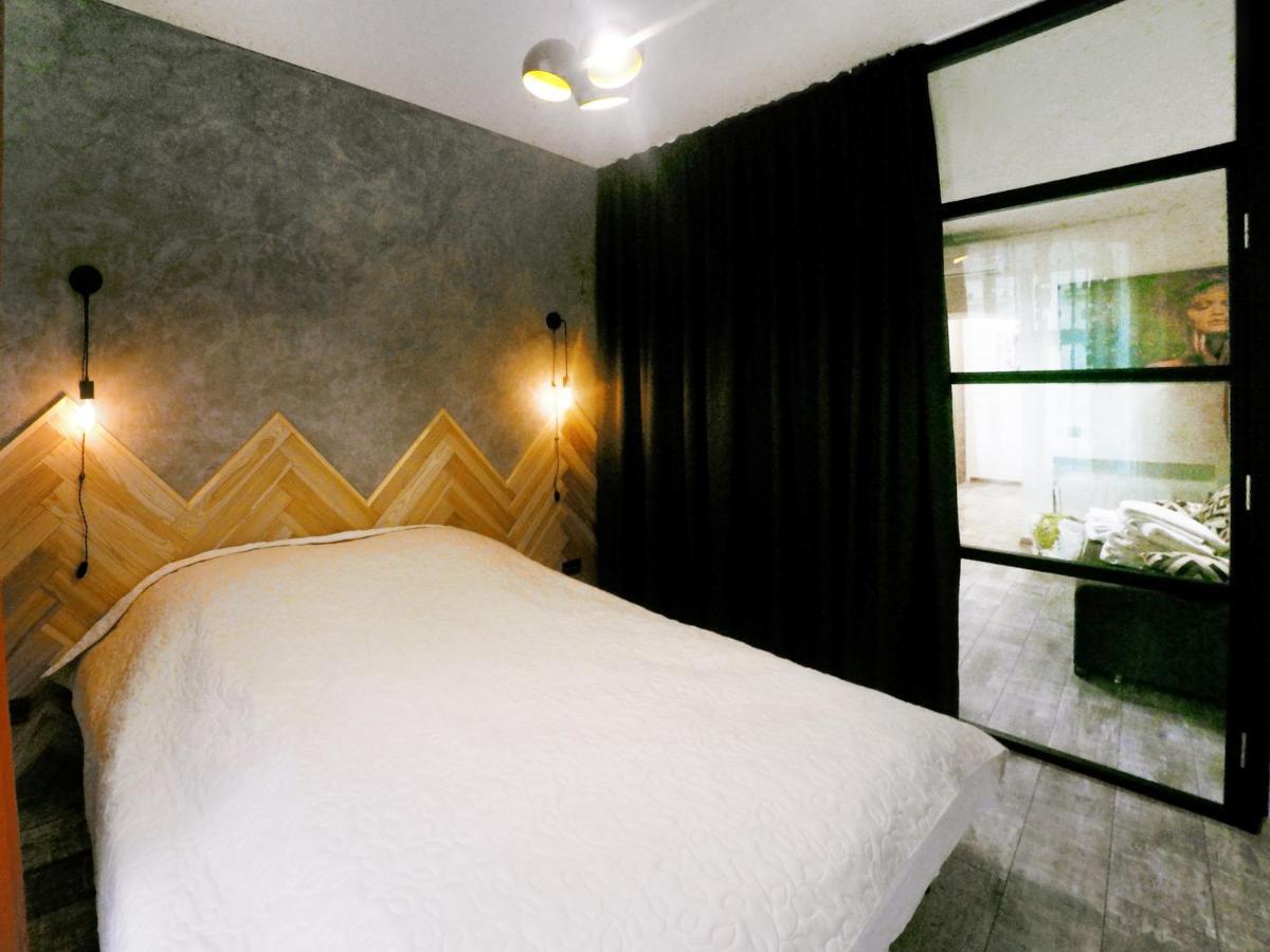 Lion King Lesya Ukrainka Apartment Liov Exterior foto